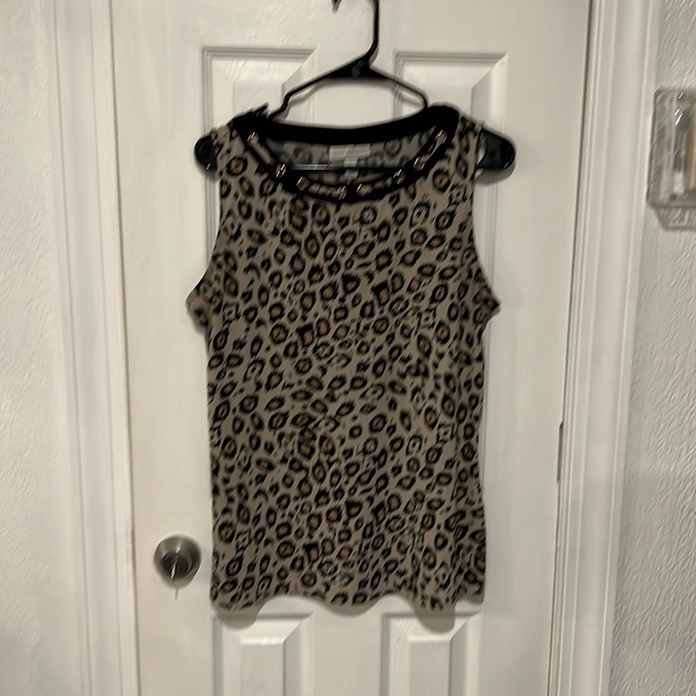 Women’s Dana Buchman sleeveless blouse